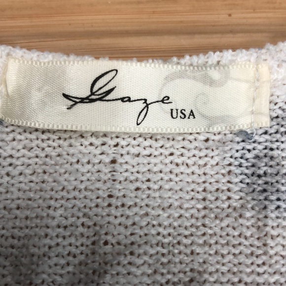 GAZE USA CREAM KNIT TOP WITH FLORAL/PAISLEY PATTERN • FLARED AT BOTTOM • sz M - Picture 9 of 11